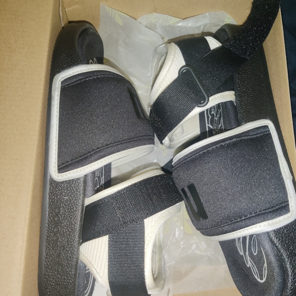 Adilette 2.0 Slides